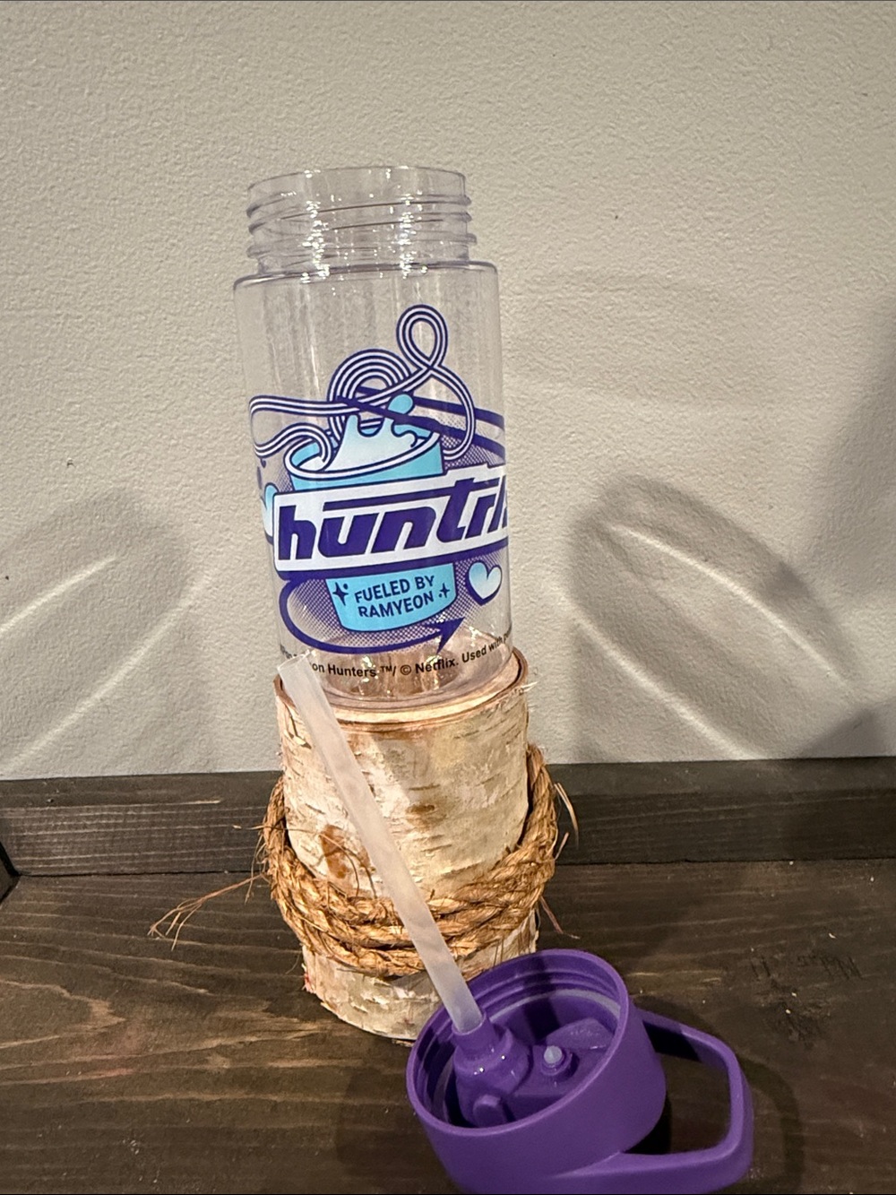 Netflix Purple and Black Huntrix Lunch Bag with Matching Water Bottle - Picture 3 of 6